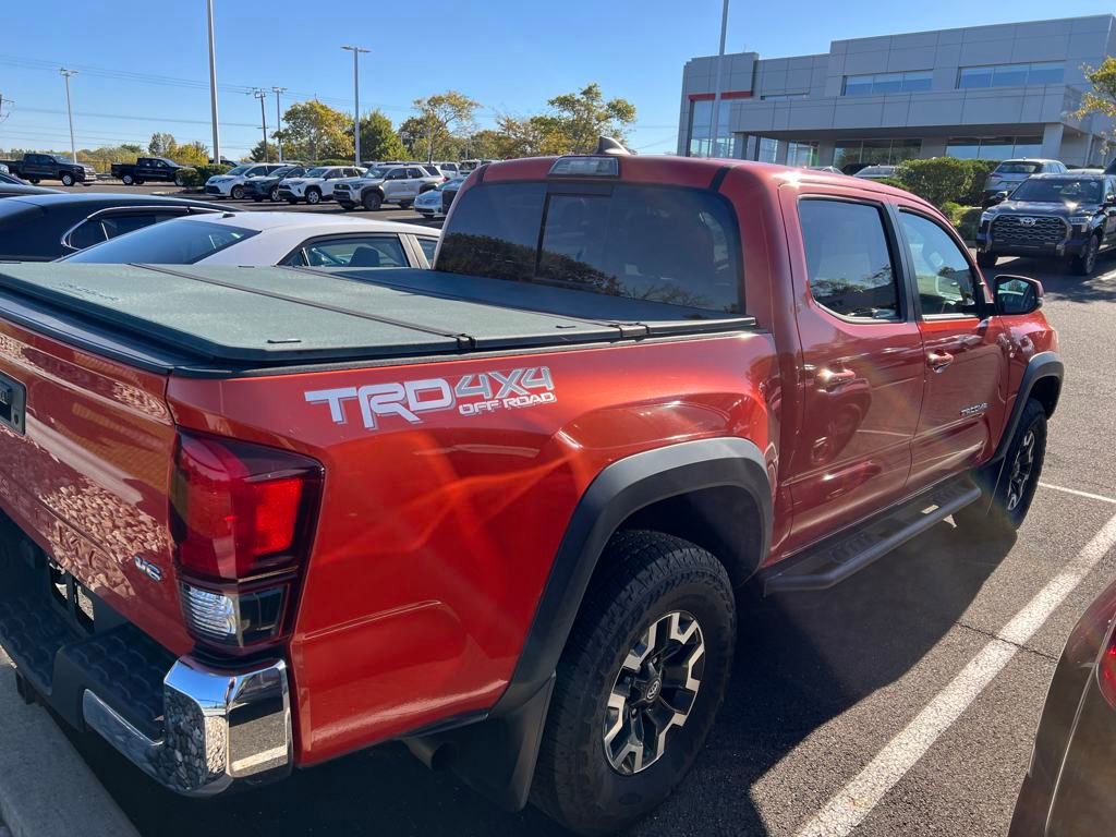 2018 Toyota Tacoma TRD Off-Road photo 2