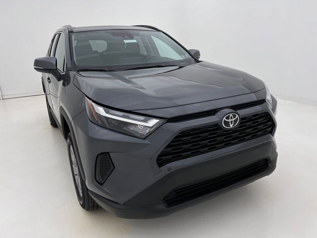 New 2025 Toyota RAV4 XLE XLE AWD SUV
