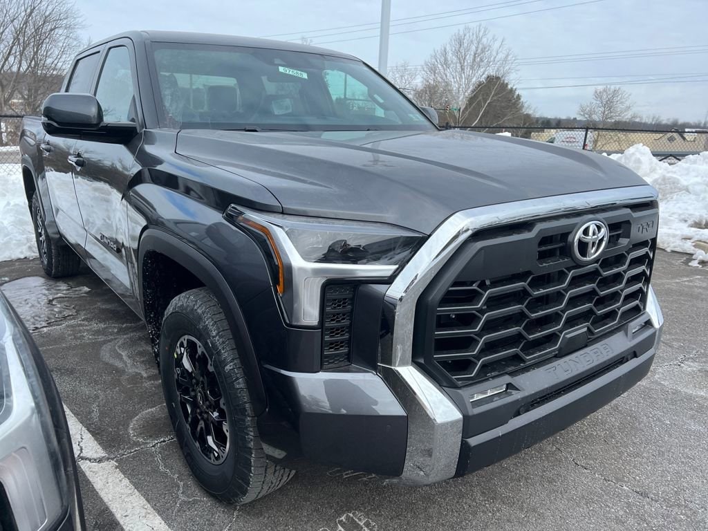 New 2026 Toyota Tundra SR5 SR5 CREWMAX 5.5