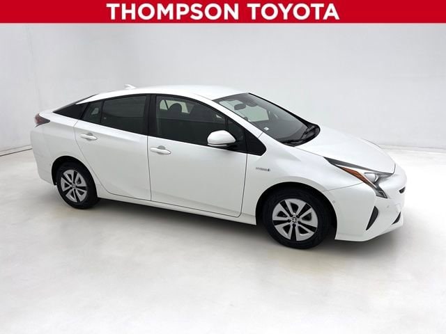 2017 Toyota Prius Three's photo