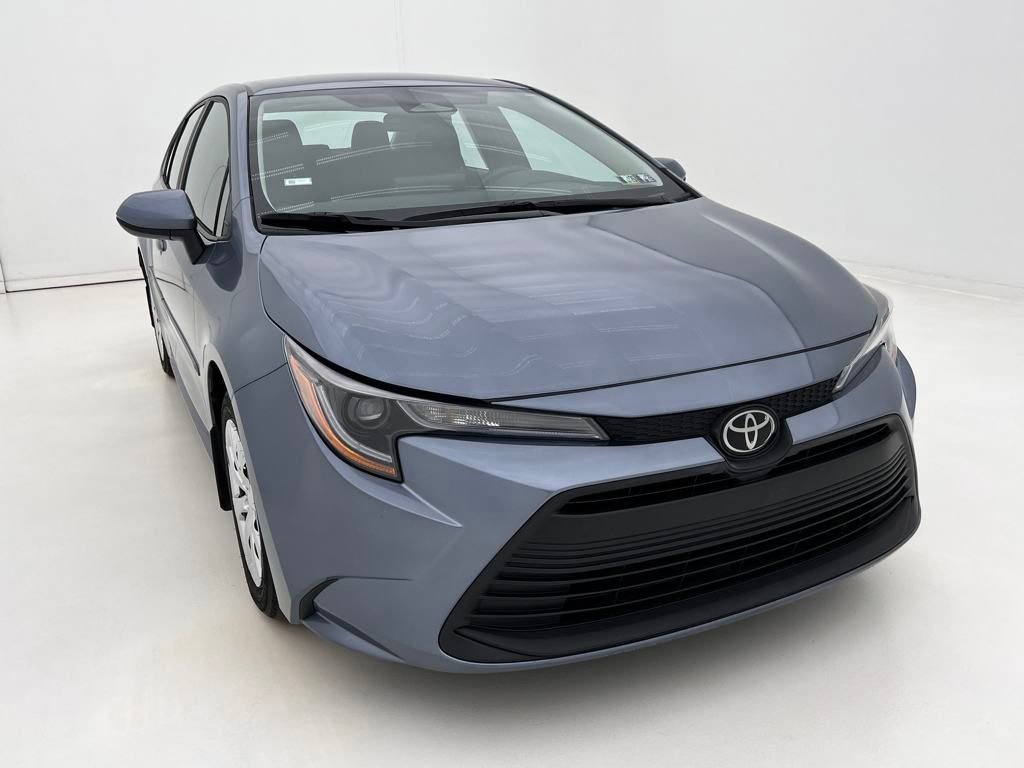 2024 Toyota Corolla LE photo 3