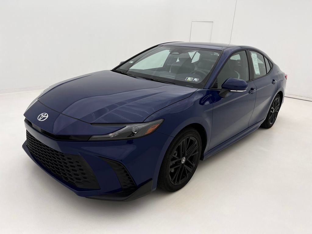 2025 Toyota Camry SE photo 4