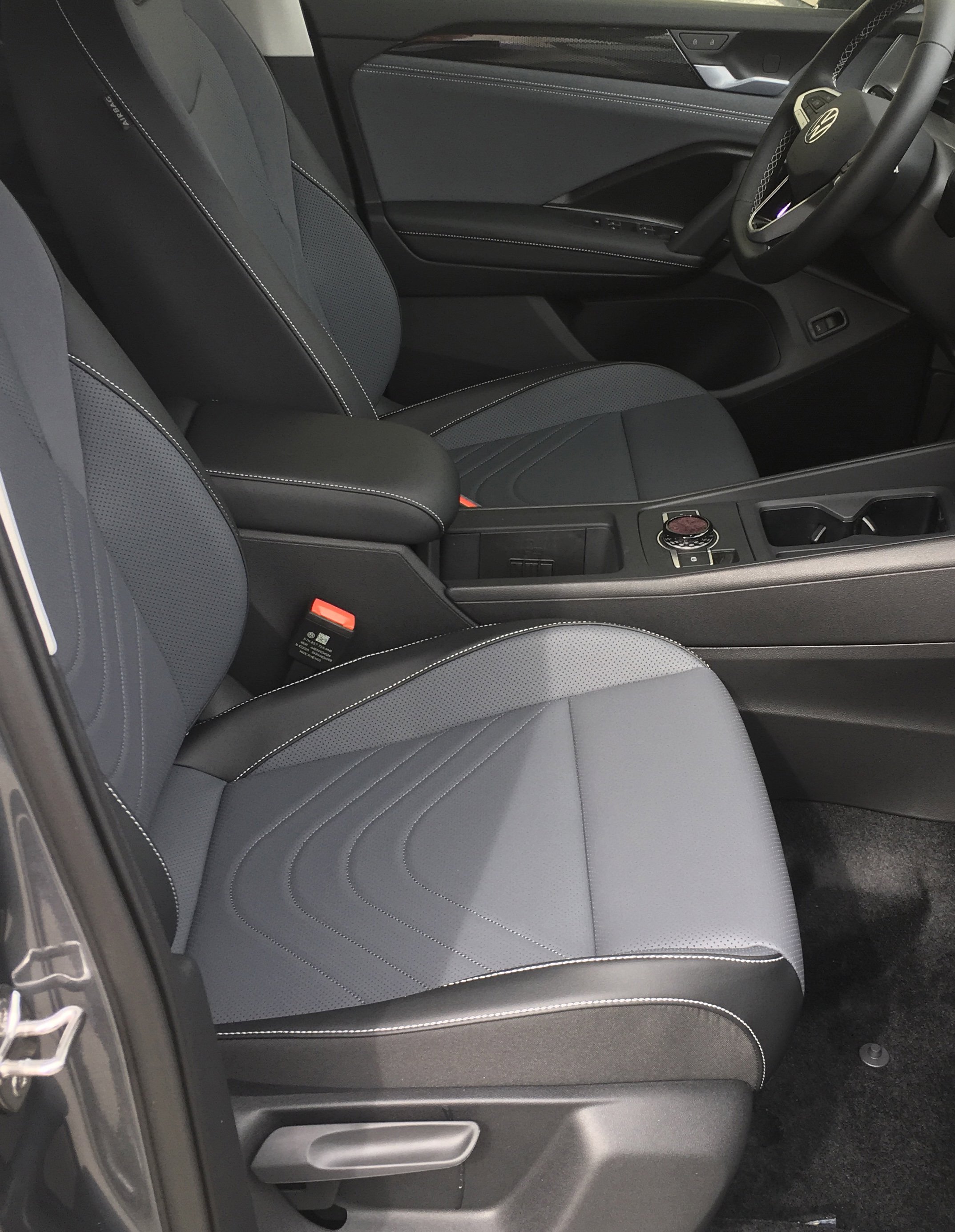 2026 Volkswagen Tiguan SE - Photo 6