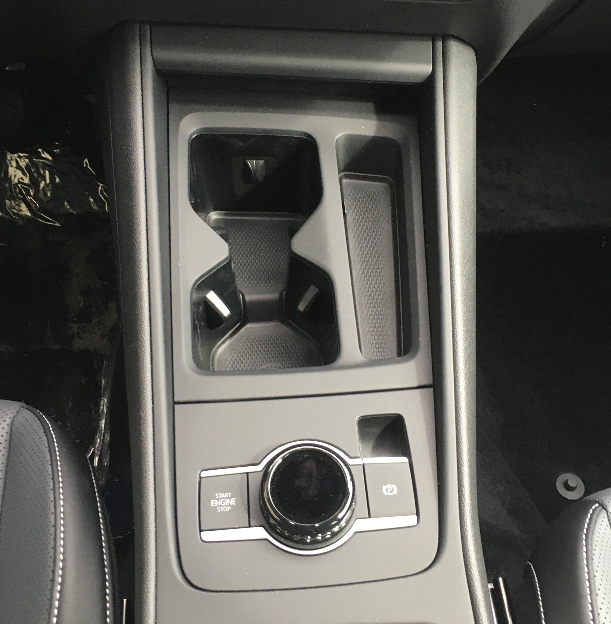2026 Volkswagen Tiguan SE - Photo 12