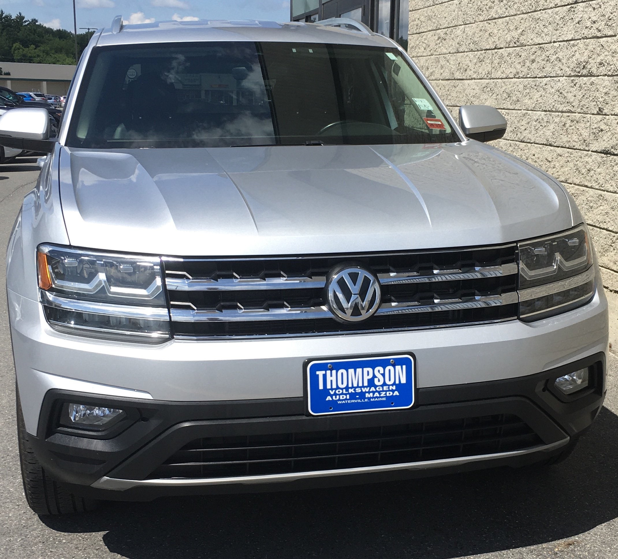 Used 2019 Volkswagen Atlas SE w/Tech with VIN 1V2UR2CA1KC539038 for sale in Waterville, ME