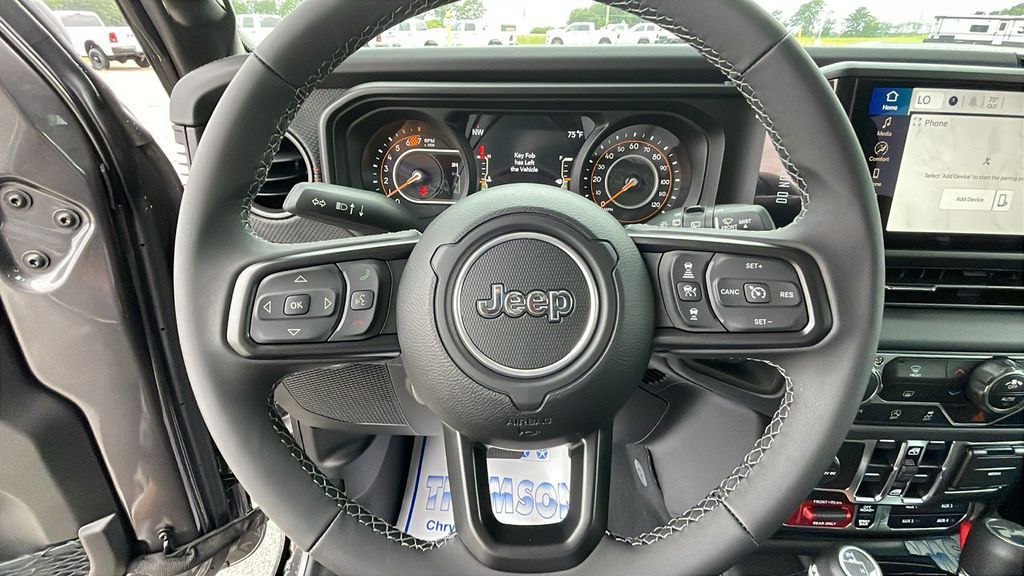 2025 Jeep Wrangler 4-Door Rubicon - Photo 19