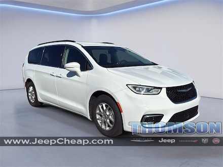 2022 Chrysler Pacifica Touring L Van Passenger Van