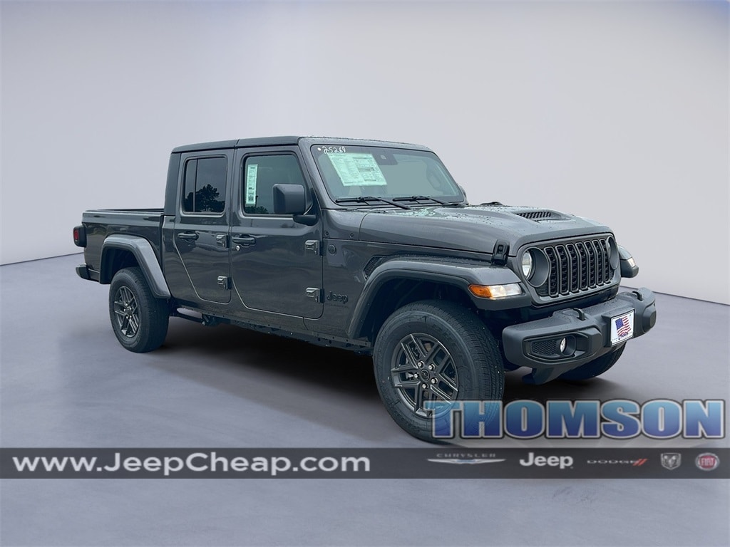 2025 Jeep Gladiator Pickup 