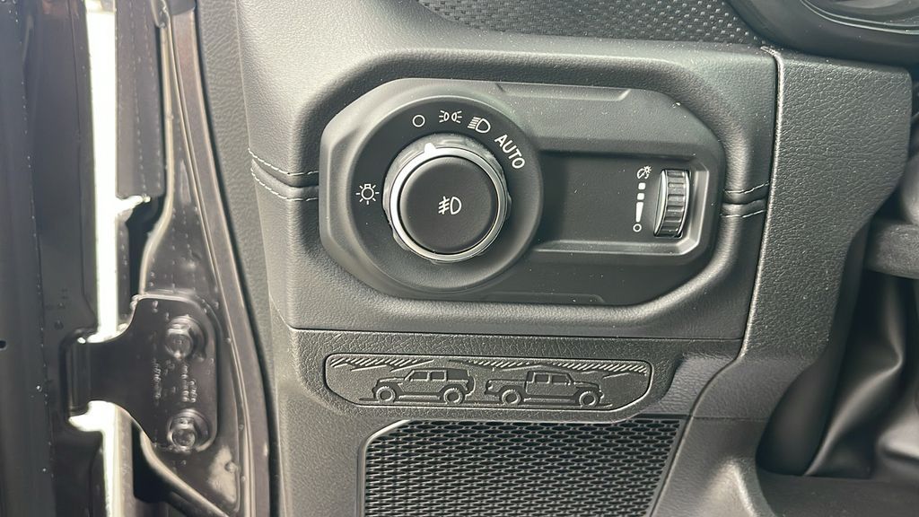 2025 Jeep Wrangler 4-Door Rubicon - Photo 17