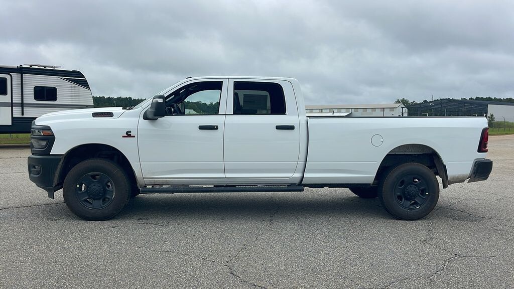 New 2026 Ram 3500 TRADESMAN CREW CAB 4X4 8' BOX Pickup