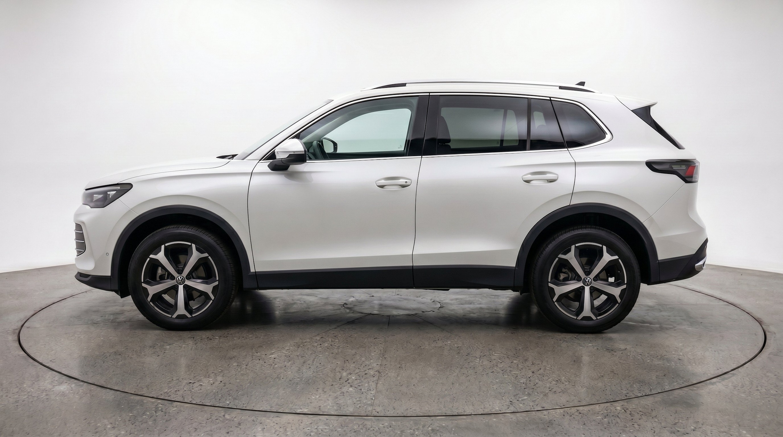 Thumbnail: 2026 Volkswagen Tiguan - 5