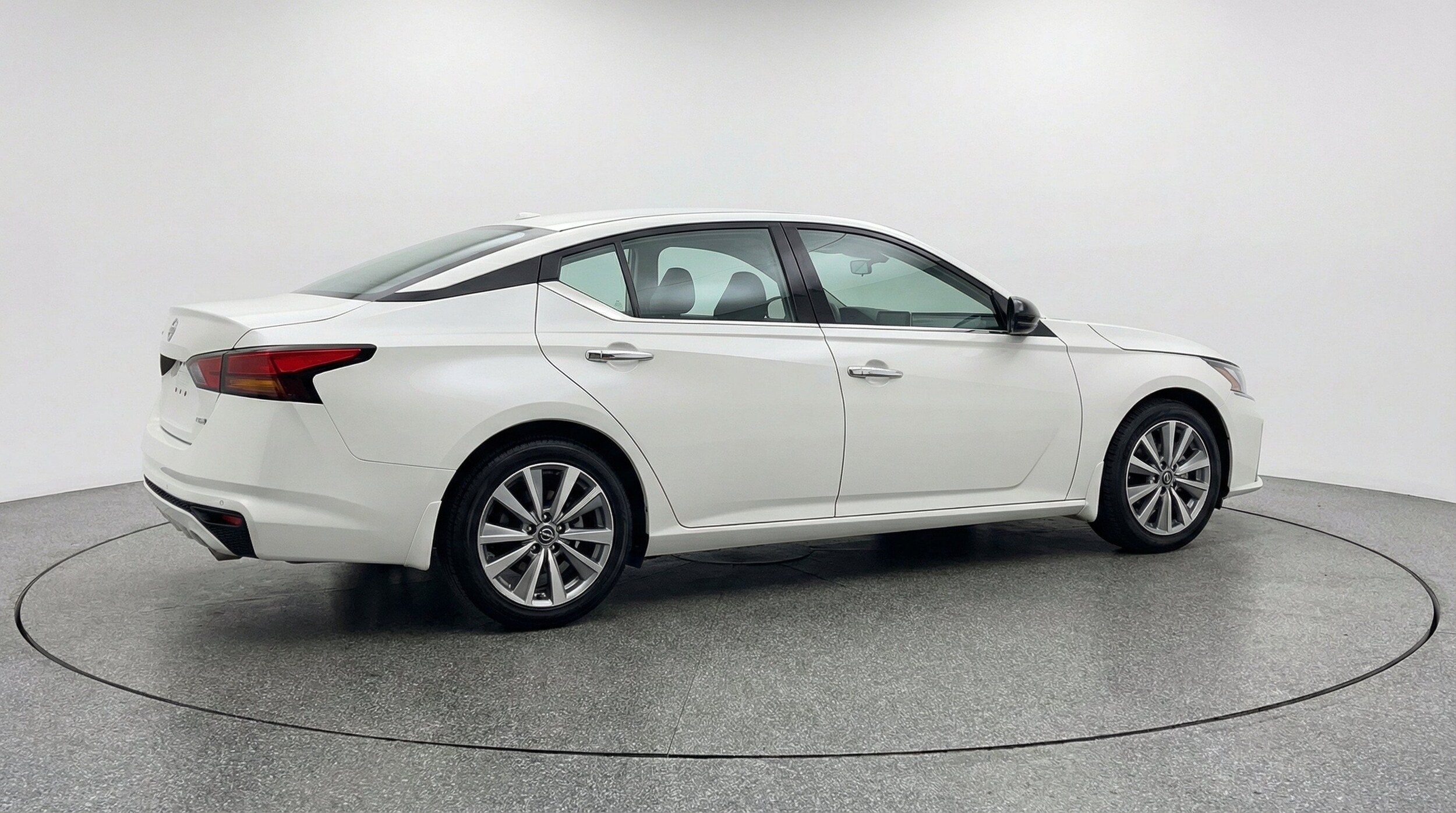 Thumbnail: 2025 Nissan Altima - 9