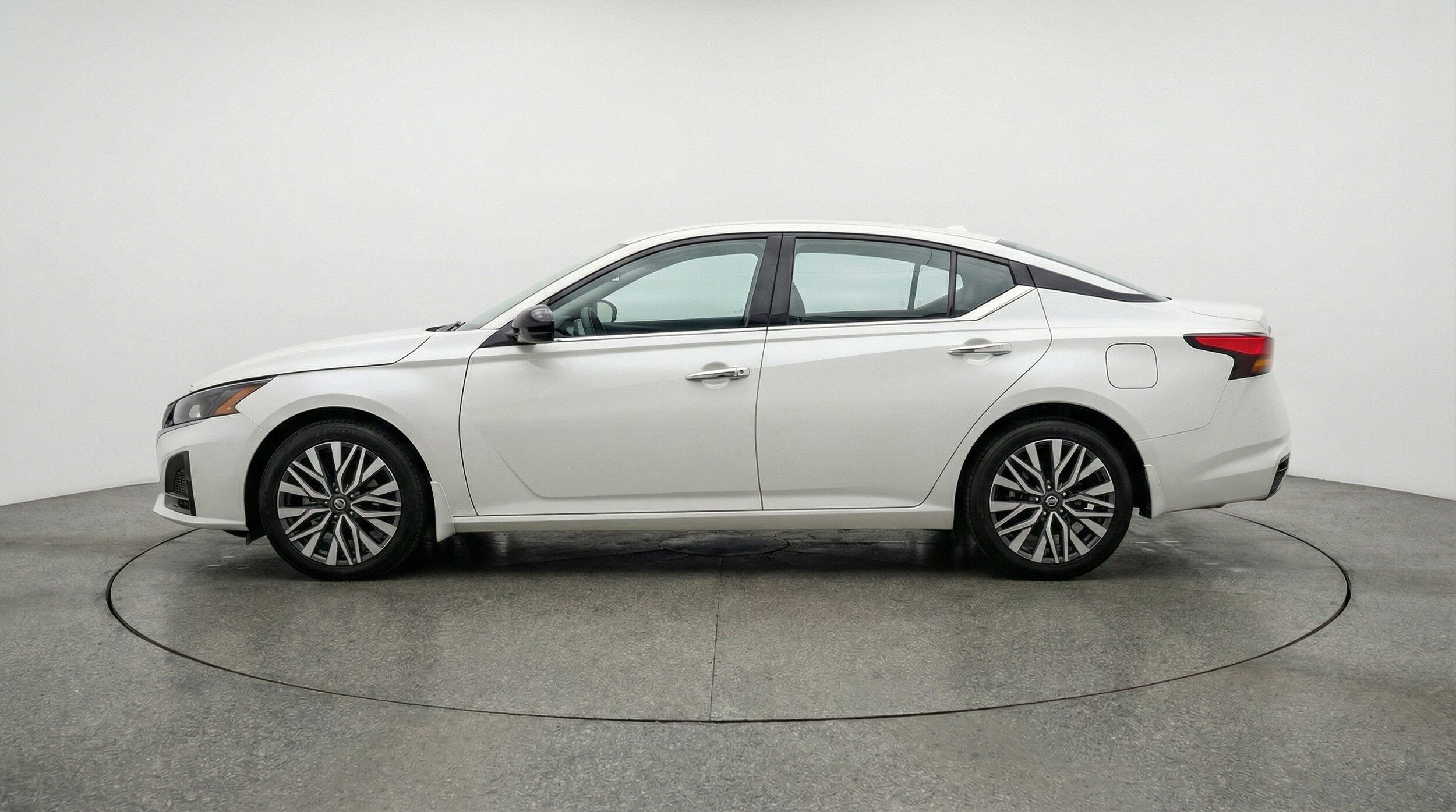 Thumbnail: 2025 Nissan Altima - 4