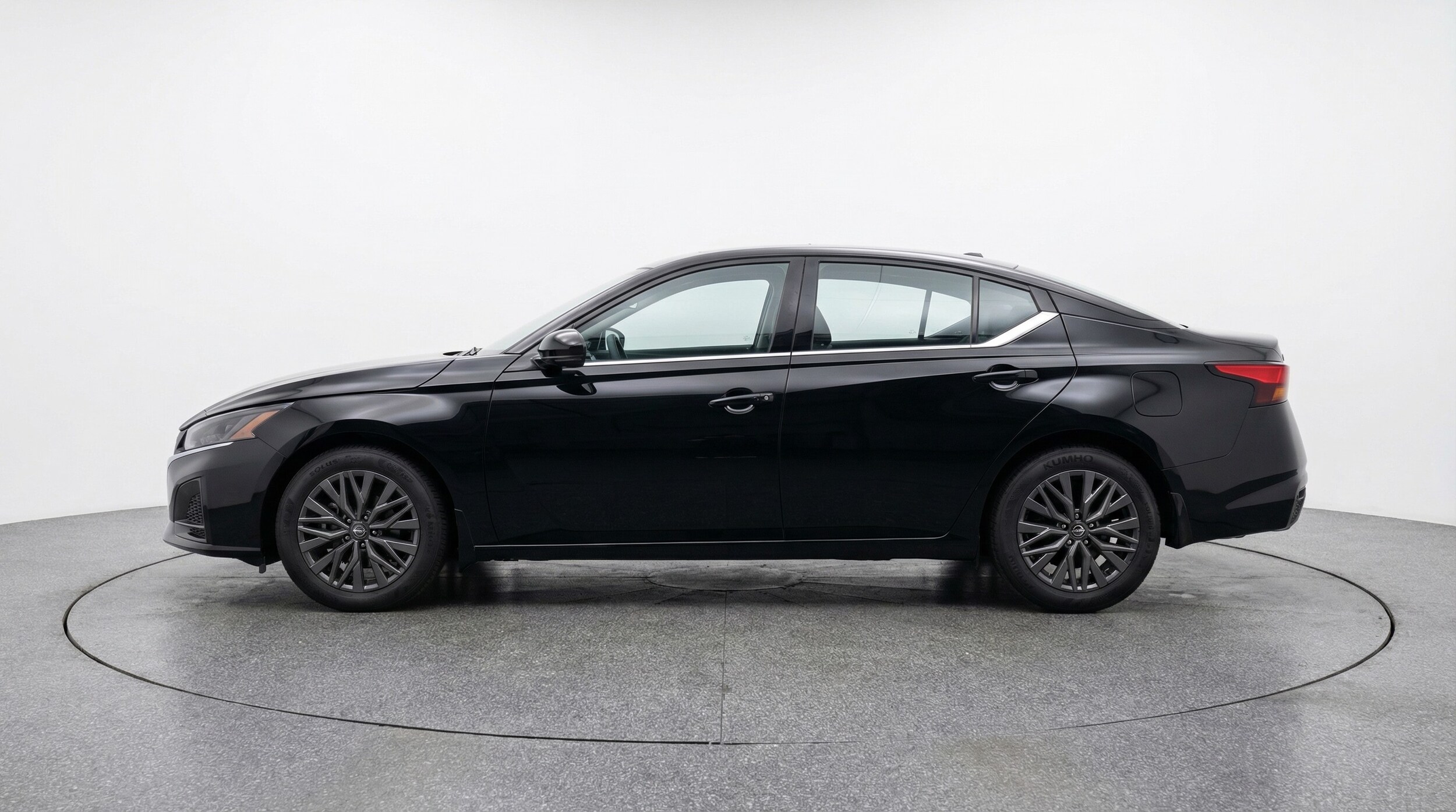 Thumbnail: 2025 Nissan Altima - 4