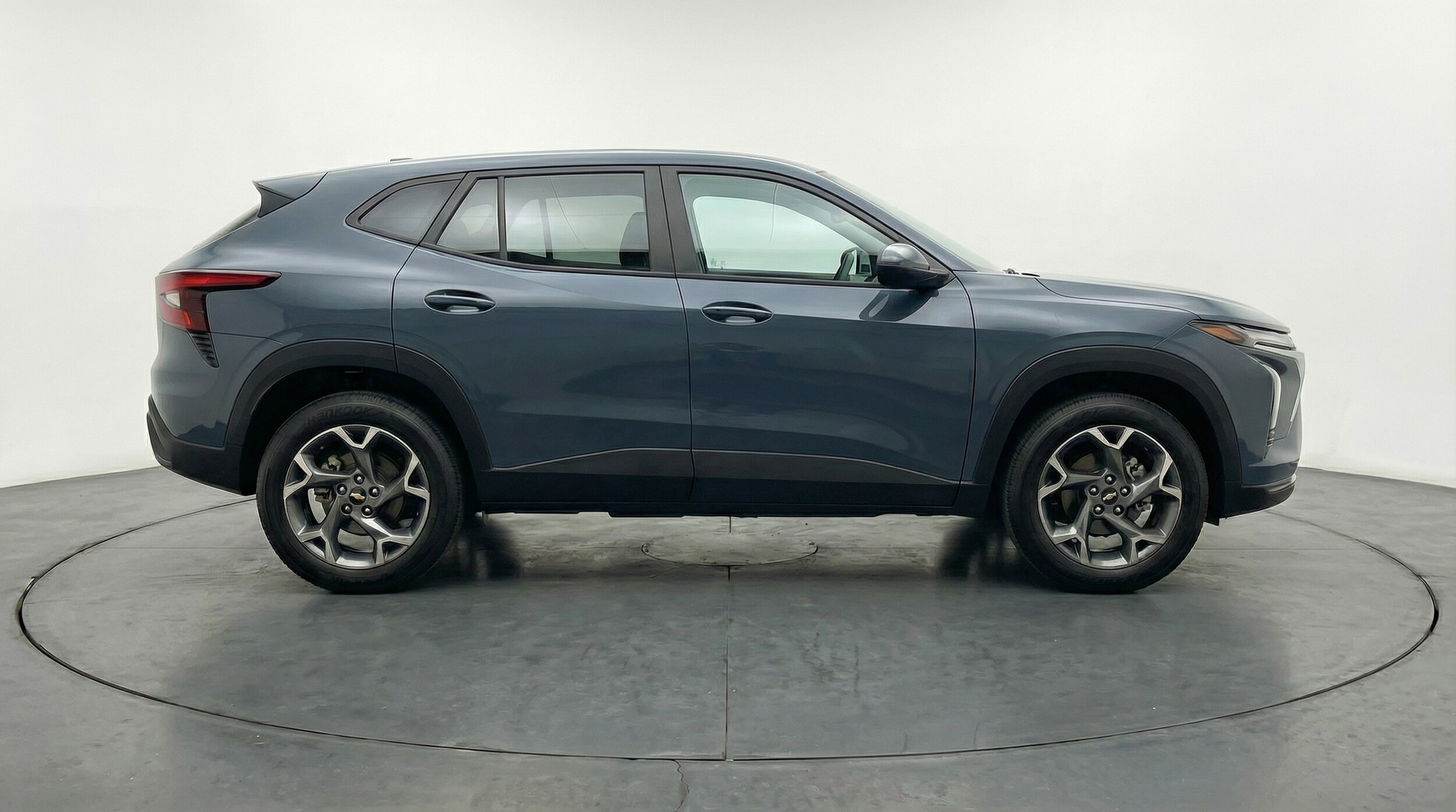 Thumbnail: 2025 Chevrolet Trax - 8