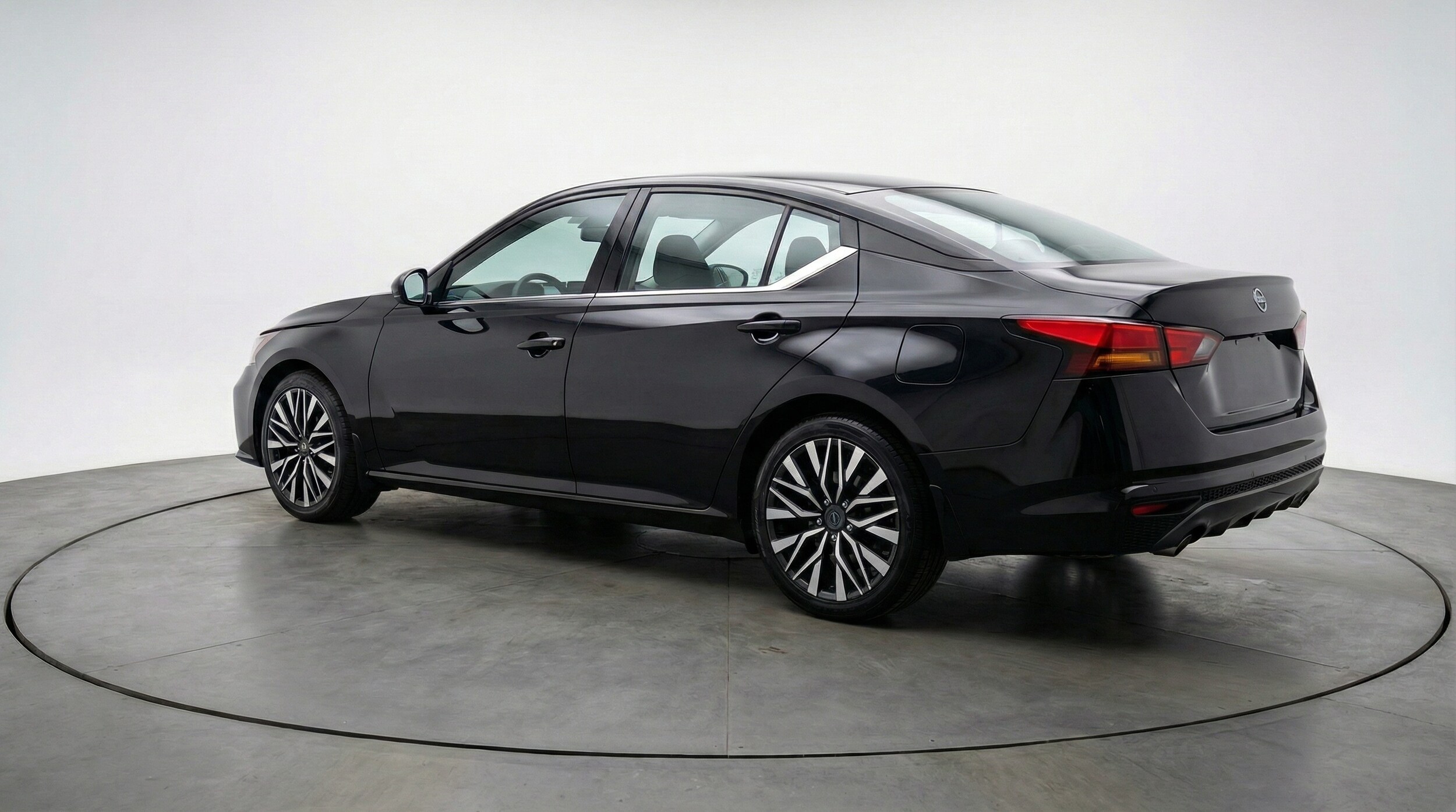 Thumbnail: 2025 Nissan Altima - 5
