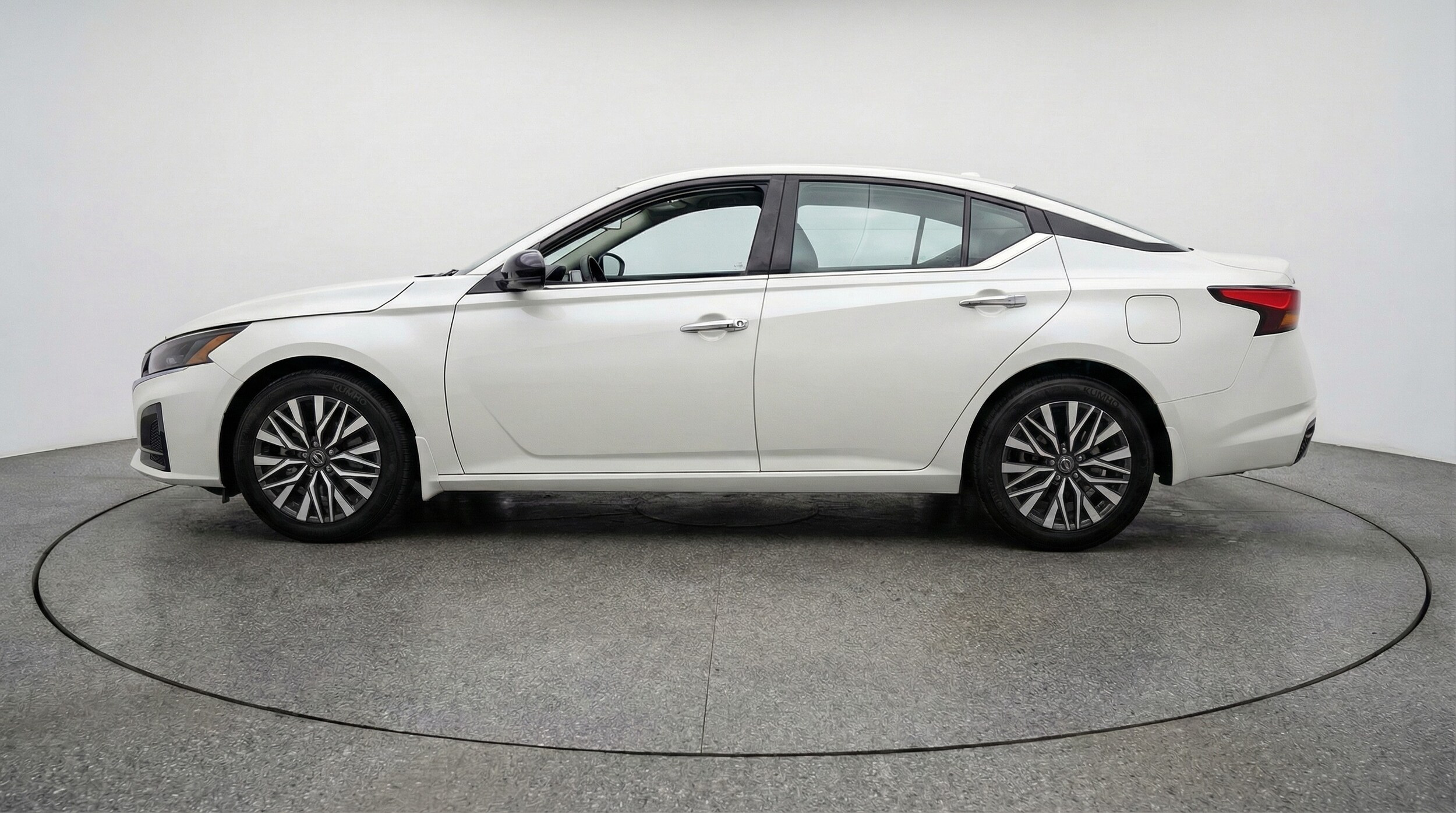 Thumbnail: 2025 Nissan Altima - 4