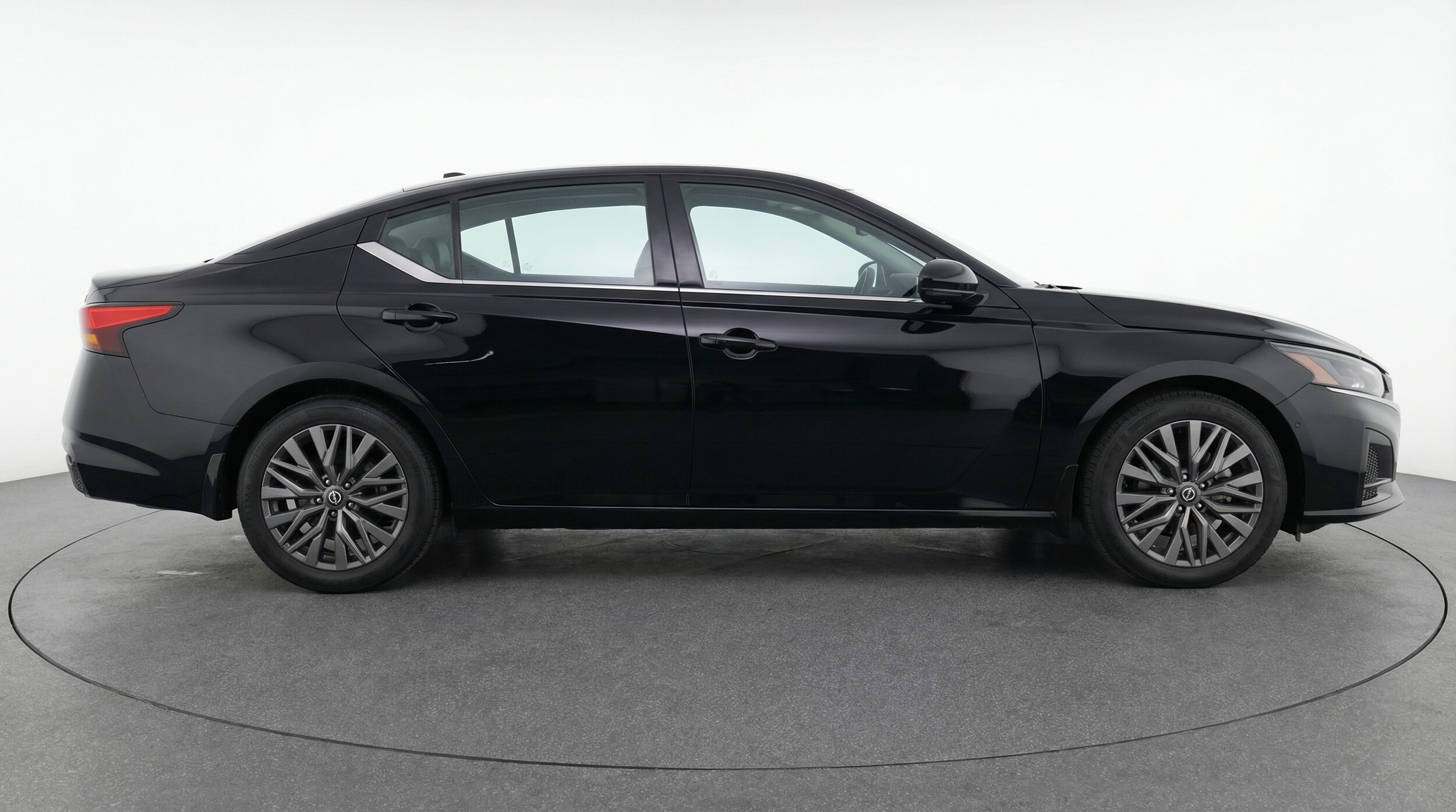 Thumbnail: 2025 Nissan Altima - 8