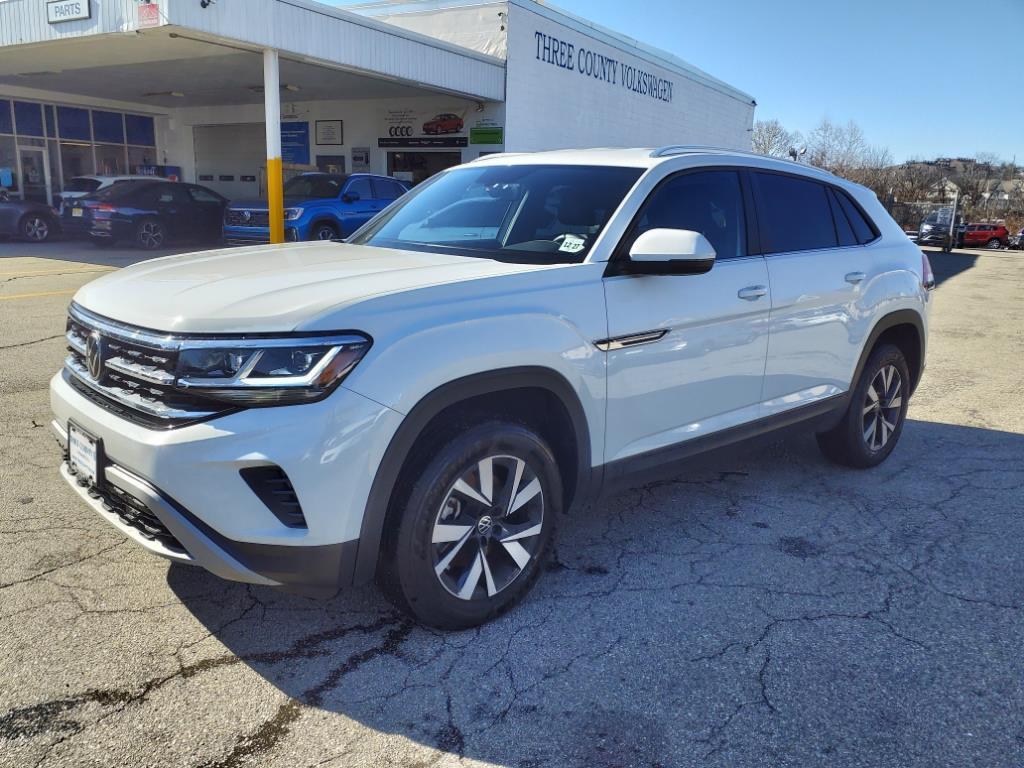 Used 2023 Volkswagen Atlas Cross Sport SE with VIN 1V2LC2CA7PC206718 for sale in Lyndhurst, NJ