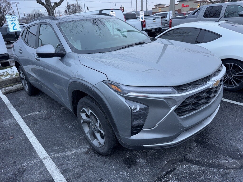 Used 2024 Chevrolet Trax LT SUV