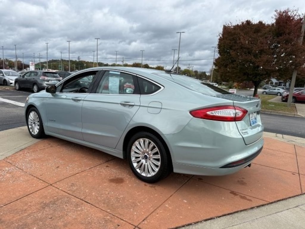 Used 2013 Ford Fusion Hybrid SE Sedan