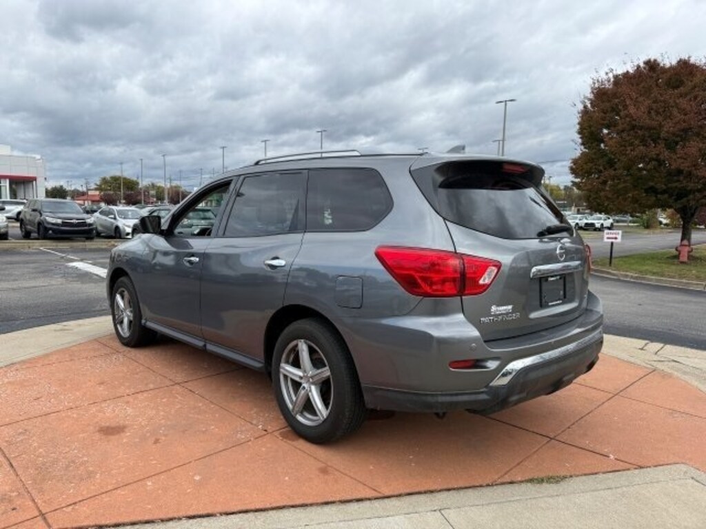 Used 2020 Nissan Pathfinder SL SUV