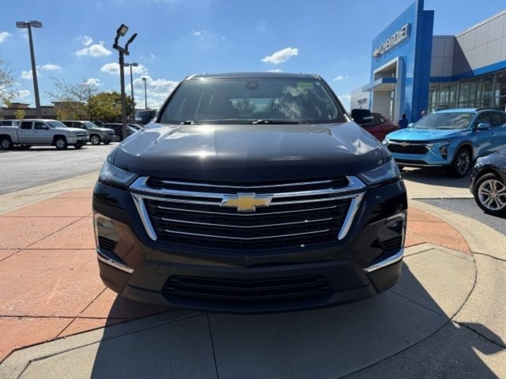 Used 2023 Chevrolet Traverse LT SUV