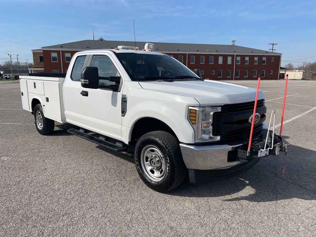 2019 Ford F-350 Super Duty Chassis Cab