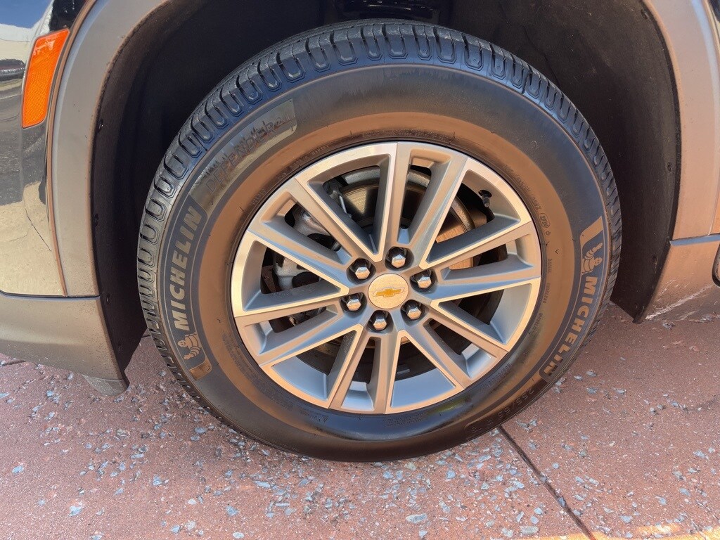 Used 2023 Chevrolet Traverse LT SUV