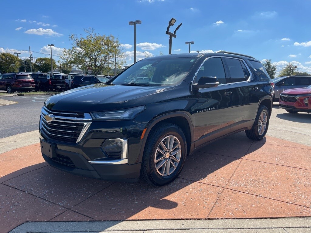 Used 2023 Chevrolet Traverse LT SUV