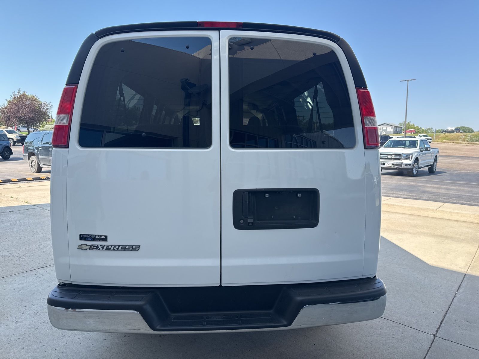 2019 Chevrolet Express 3500 LT photo 3
