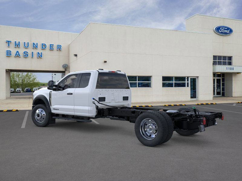 2026 Ford F-550 photo 3