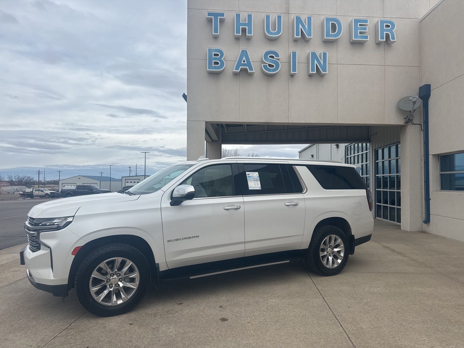 2023 Chevrolet Suburban Premier's photo