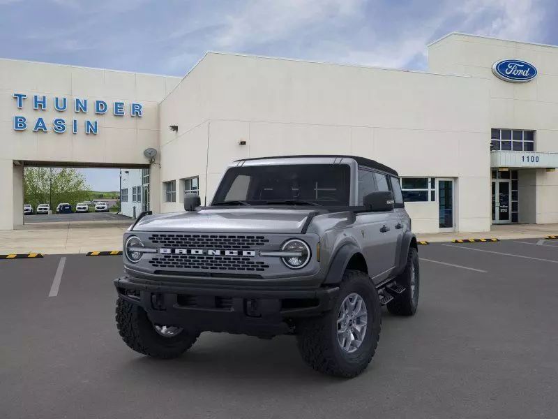 2024 Ford Bronco Badlands photo 2