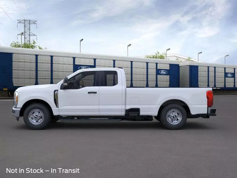 2025 Ford F-250 photo 2
