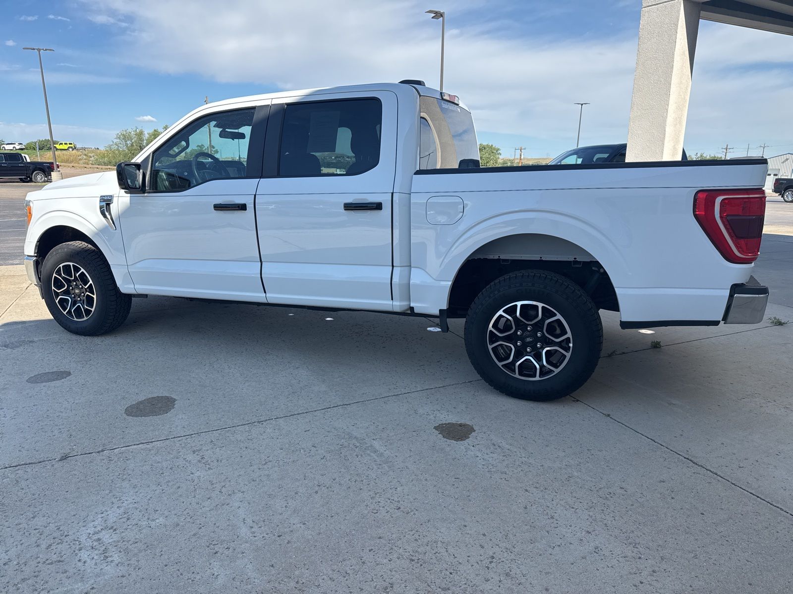 2022 Ford F-150 XLT photo 2