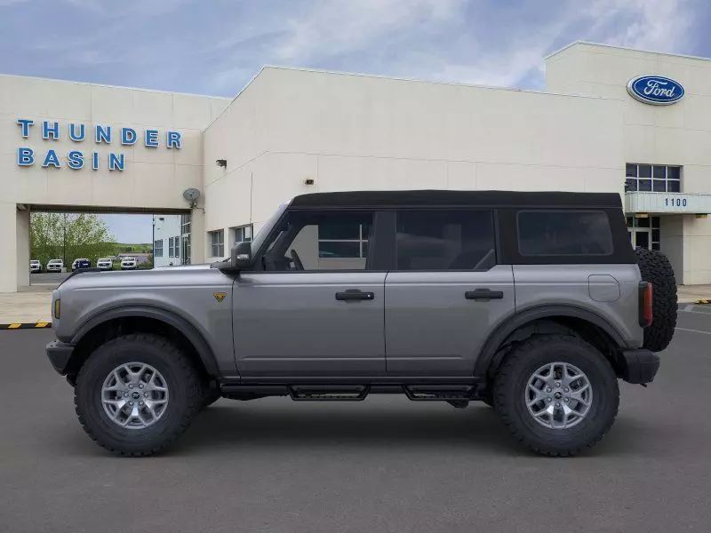 2024 Ford Bronco Badlands photo 3