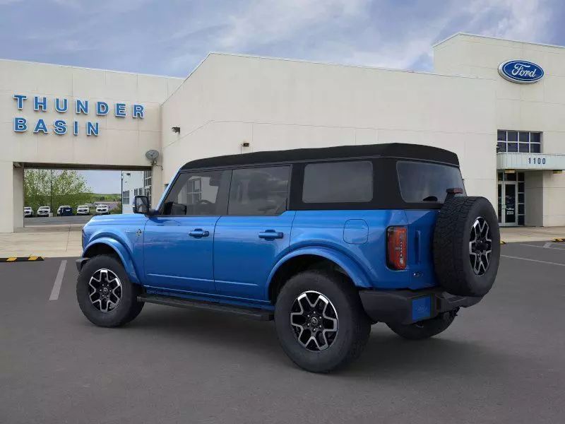 2024 Ford Bronco Outer Banks photo 3
