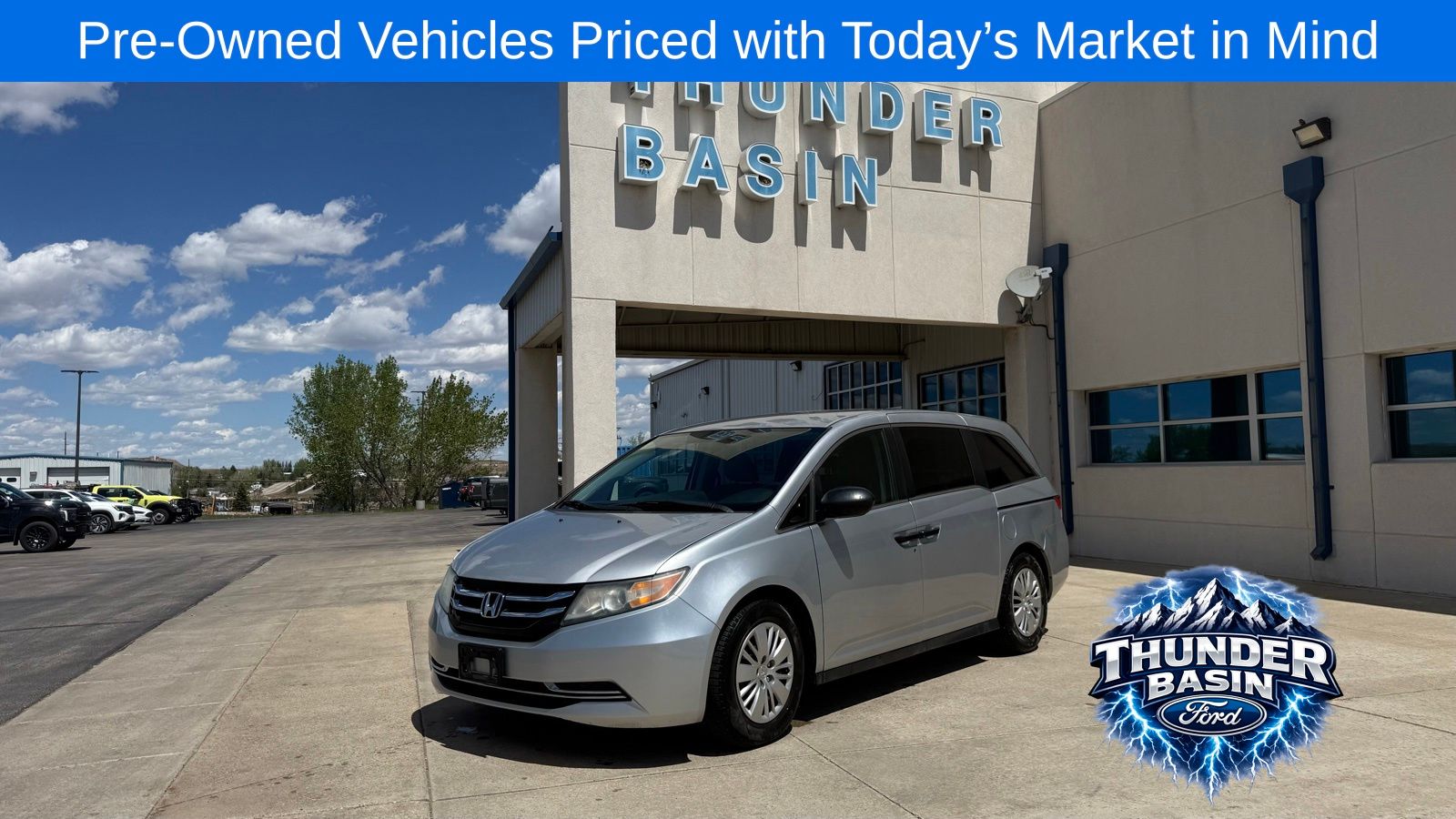 2015 Honda Odyssey LX's photo