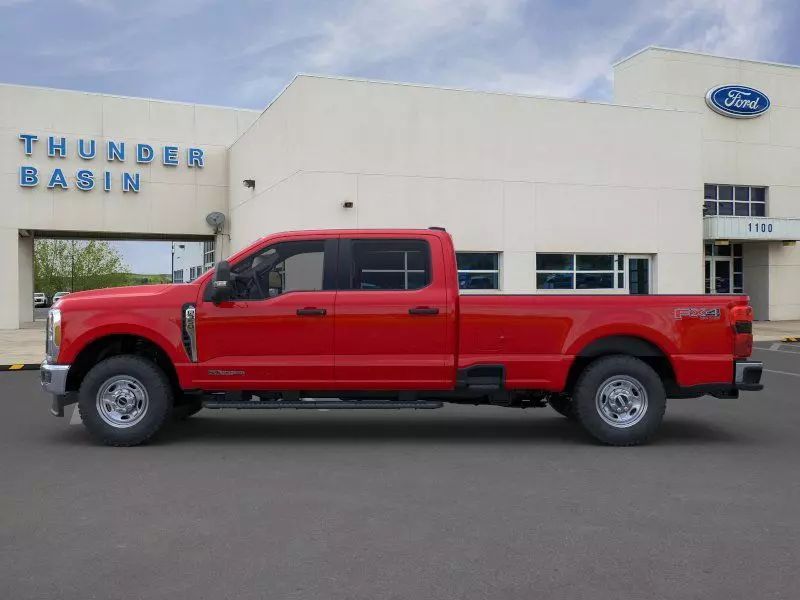 2025 Ford F-350 photo 3