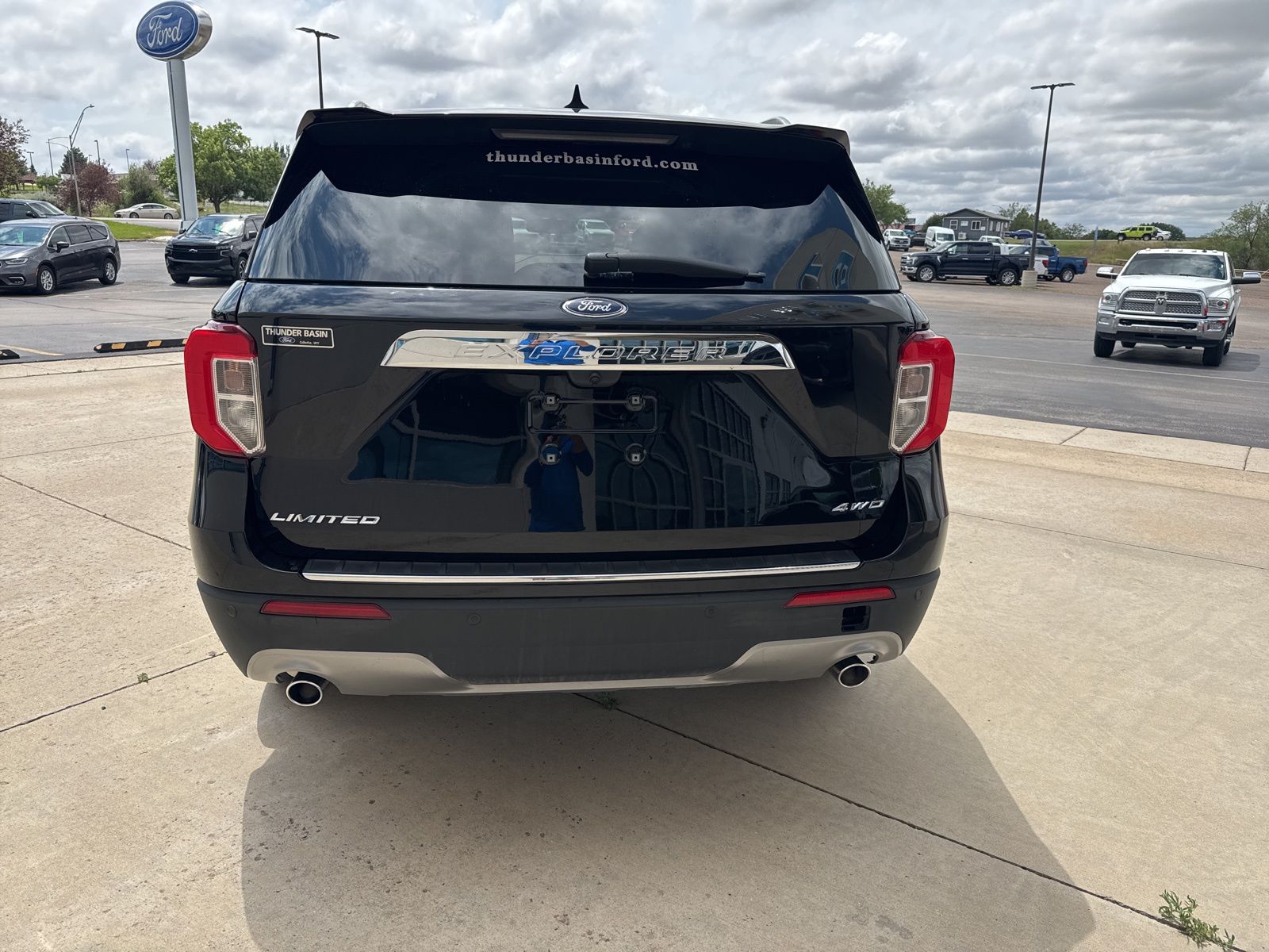 2024 Ford Explorer Limited photo 3