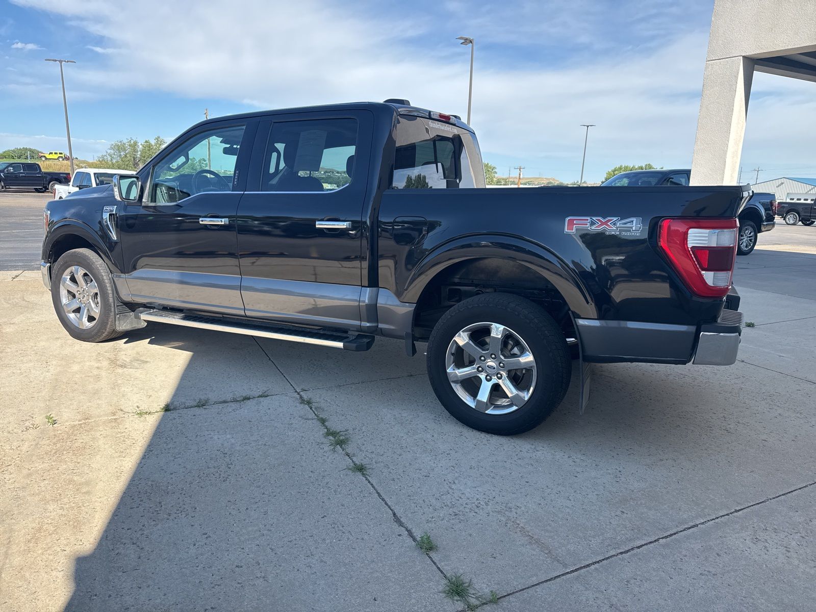 2023 Ford F-150 Lariat photo 2