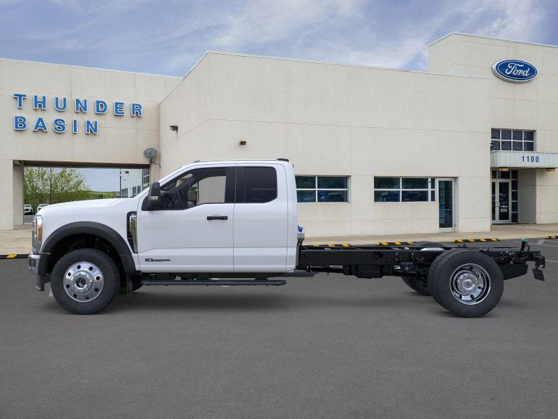2026 Ford F-550 photo 2