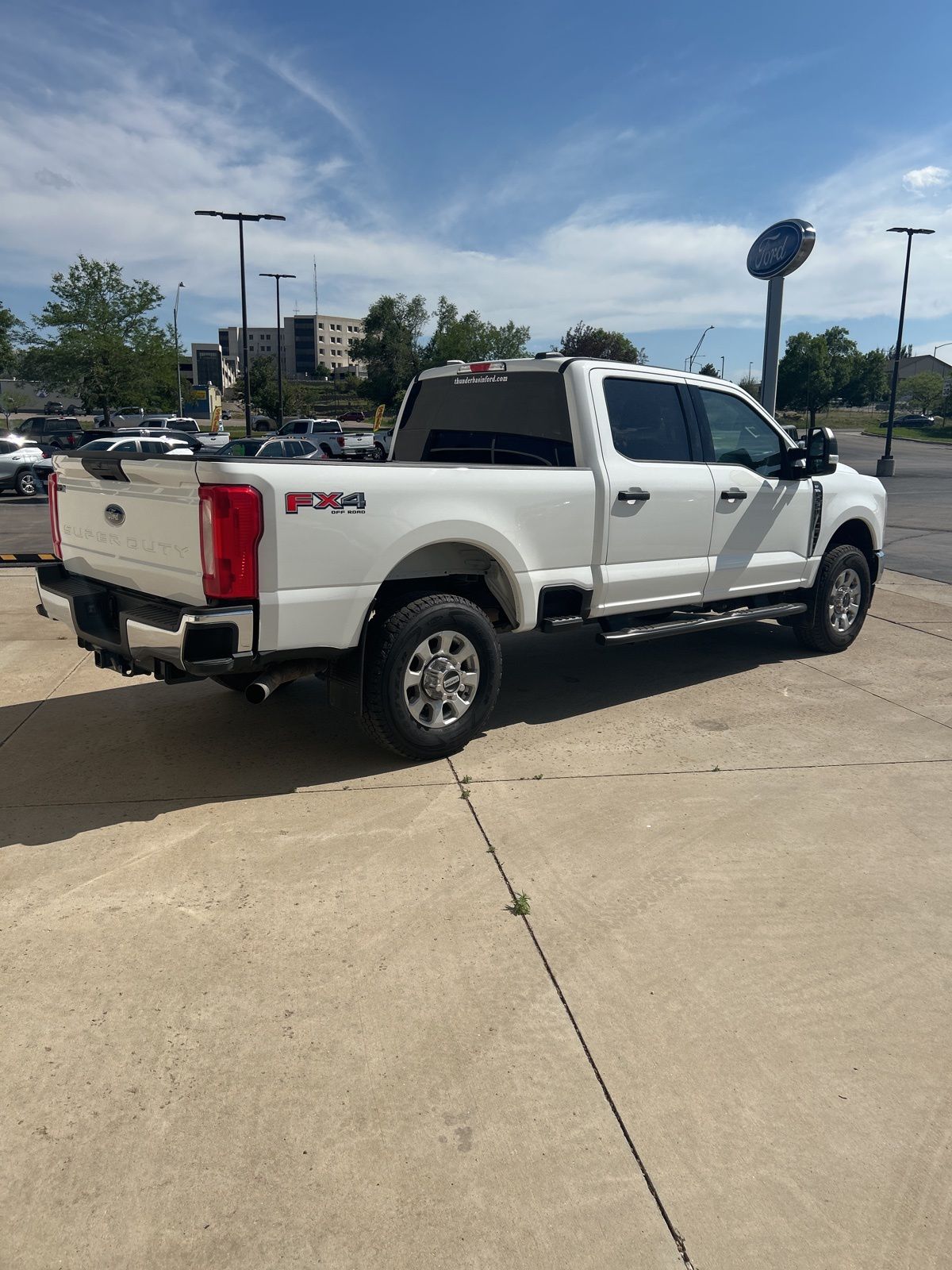 2023 Ford F-350 photo 4