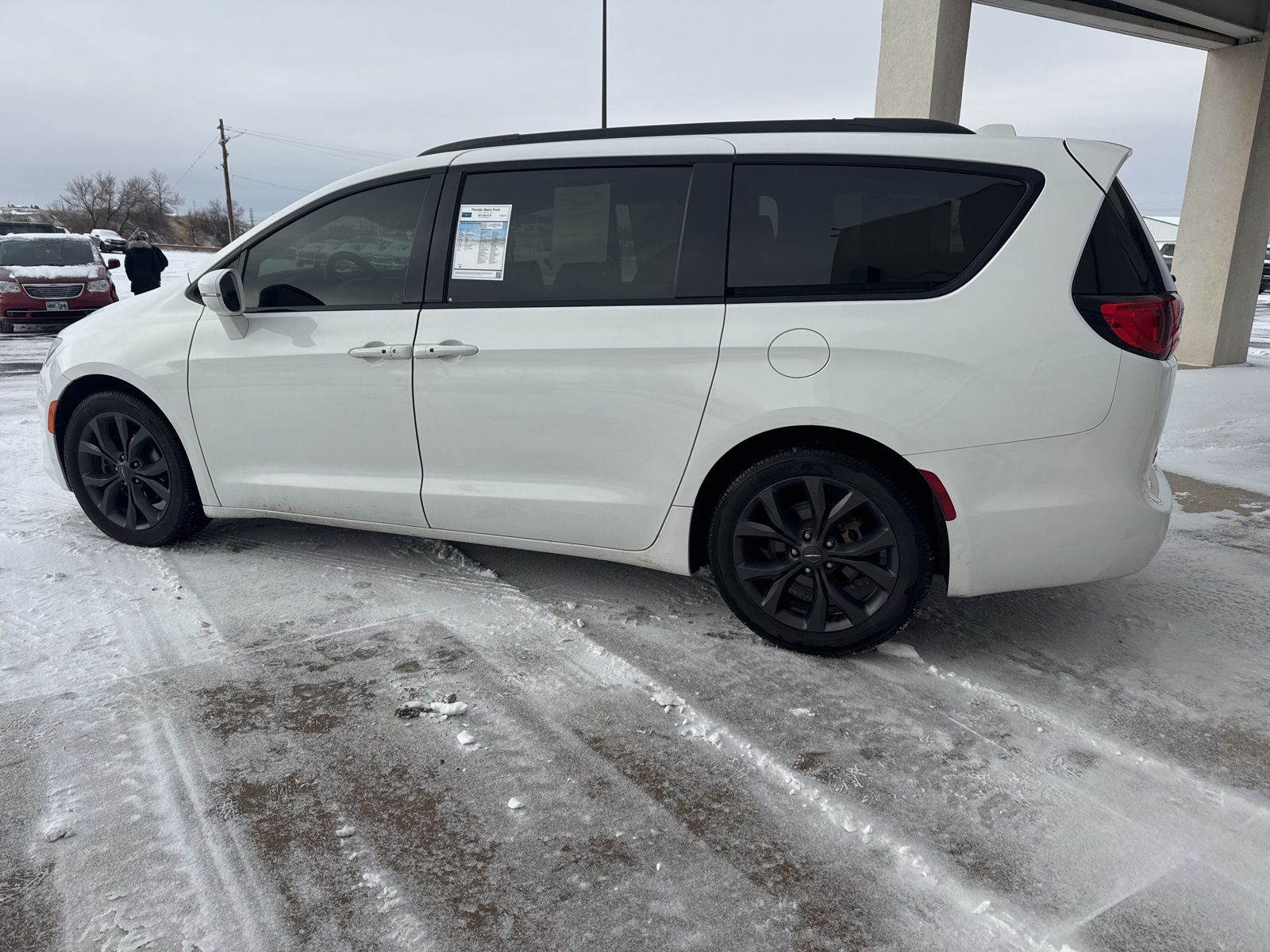 Used 2019 Chrysler Pacifica Limited with VIN 2C4RC1GG8KR720386 for sale in Gillette, WY