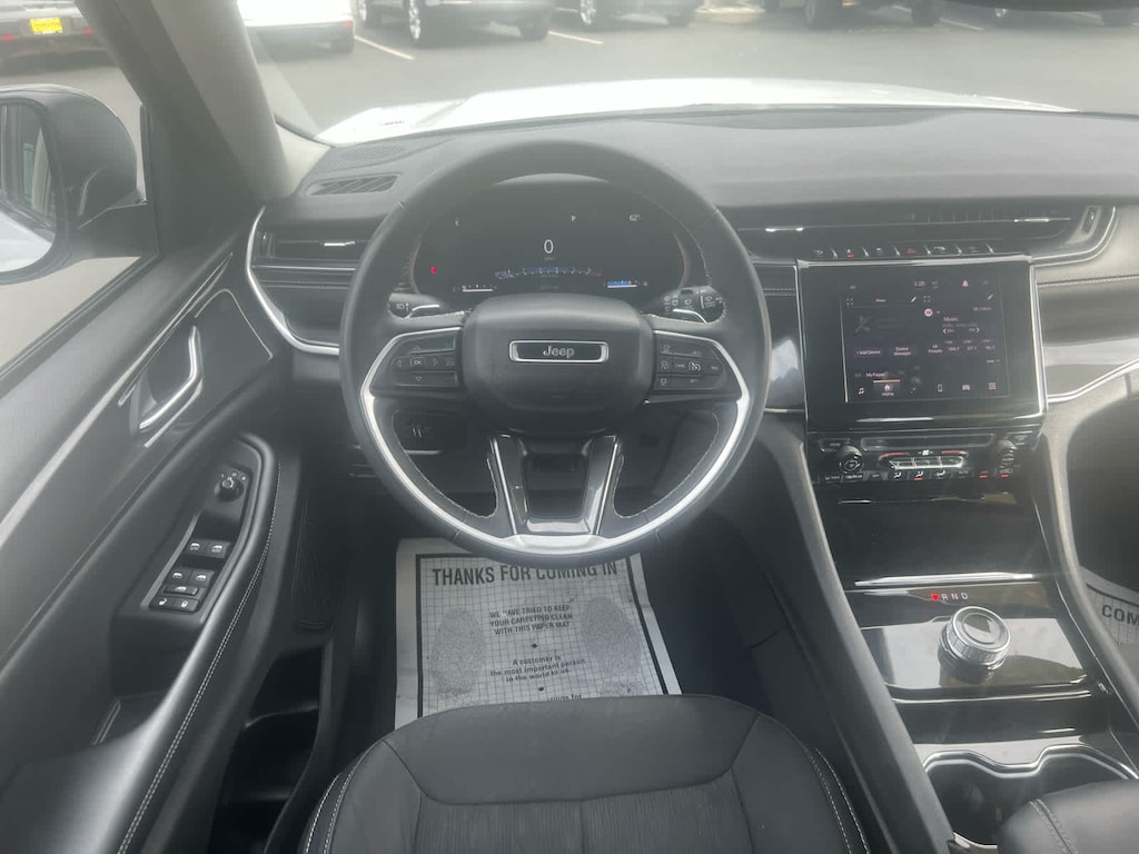 Used 2023 Jeep Grand Cherokee L Laredo SUV