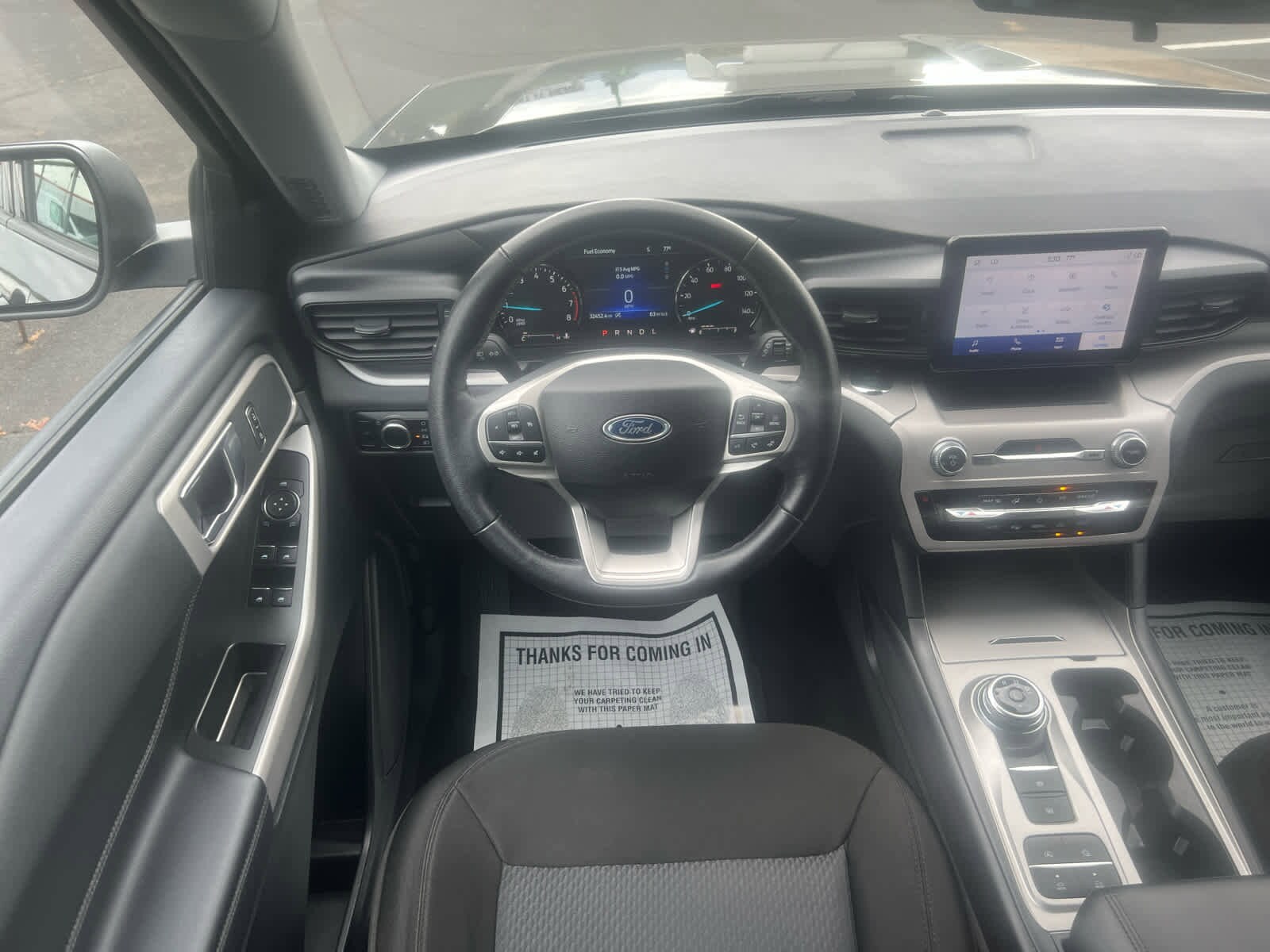 2024 Ford Explorer XLT photo 2