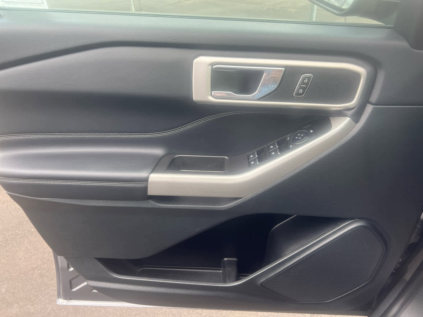2024 Ford Explorer XLT - Photo 15