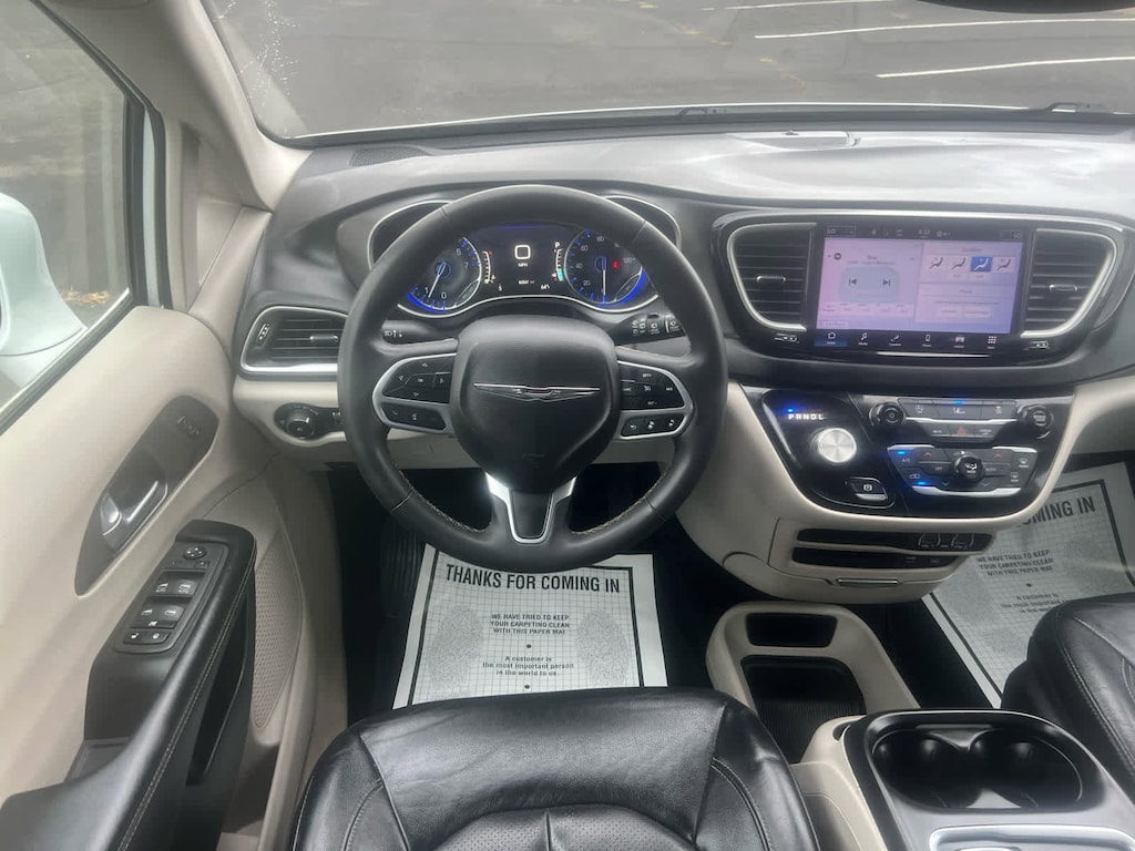 Used 2022 Chrysler Pacifica Touring L Van Passenger Van