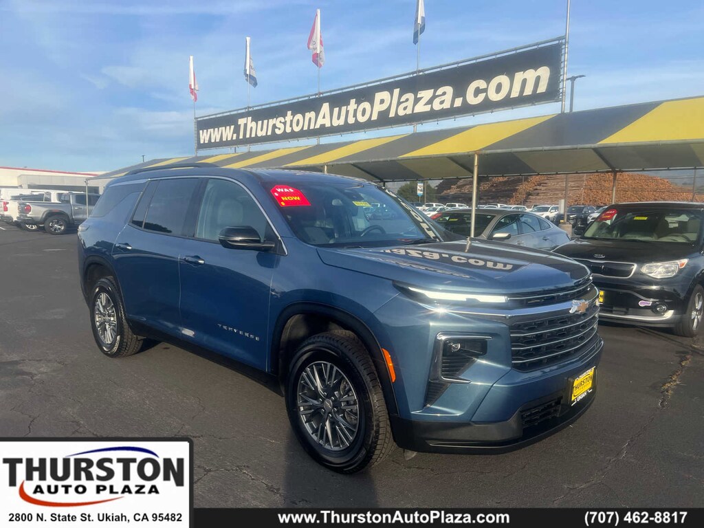 Used 2025 Chevrolet Traverse LT SUV